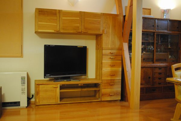 �ǖ�TV�{�[�h