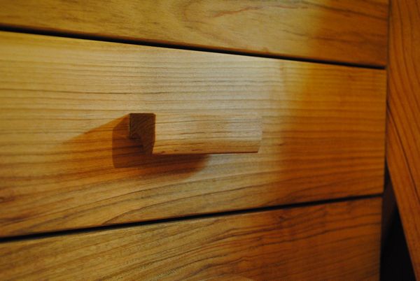 �ǖ�TV�{�[�h