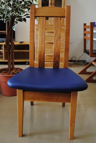 �_�C�j���O�`�F�A�R���t�H�[�g