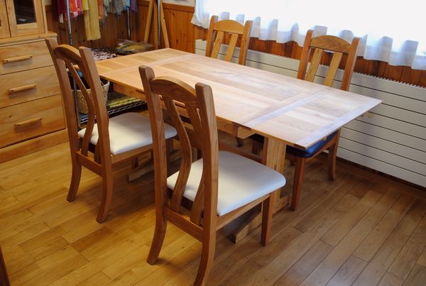 延長式ダイニングテーブル無垢