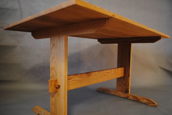 カフェテーブルI型板足