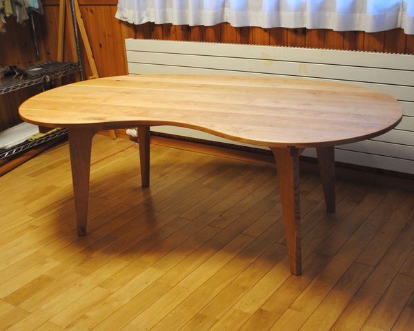 �r�[���^�_�C�j���O�e�[�u��