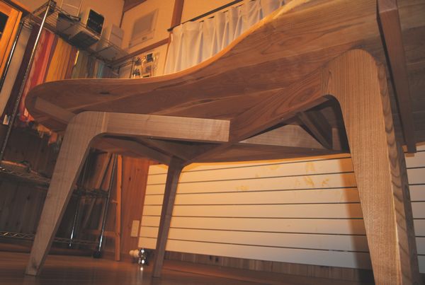 �r�[���^�_�C�j���O�e�[�u��