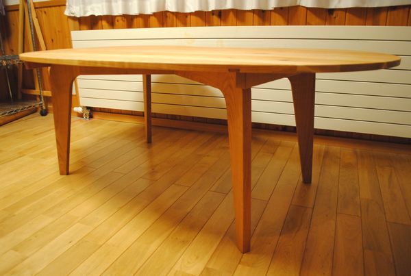 �r�[���^�_�C�j���O�e�[�u��