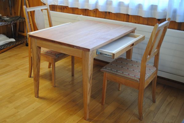 シンプルダイニングテーブル引出付