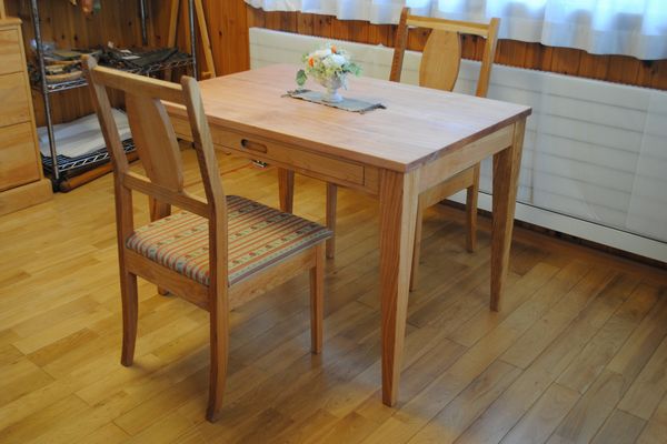 シンプルダイニングテーブル引出付